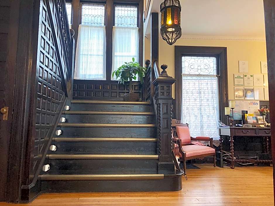 Redwood Bed and Breakfast