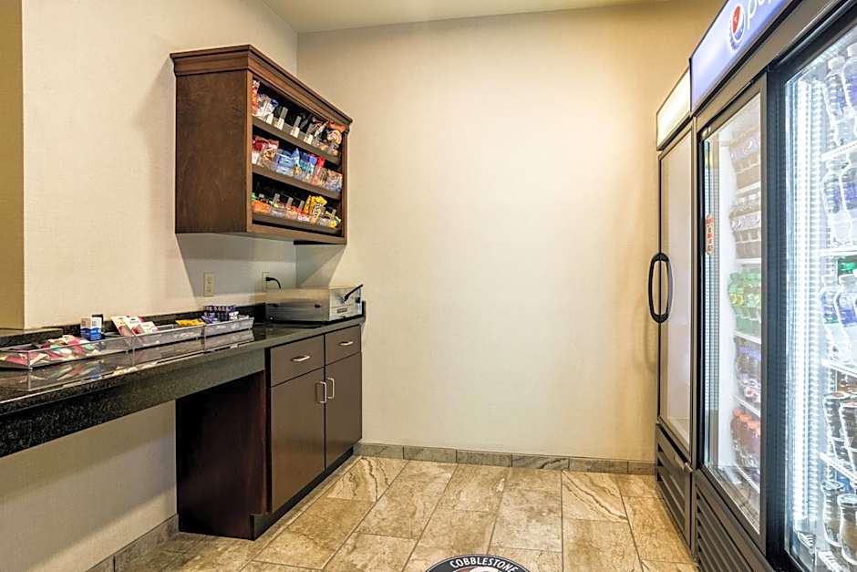 Cobblestone Hotel & Suites - Erie