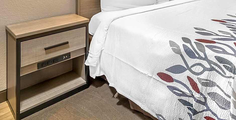 Red Roof Inn Erie - I-90