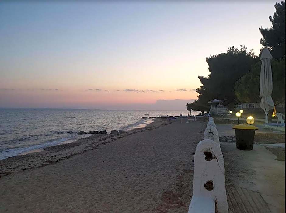 On the wave studios Spitakia sto kyma