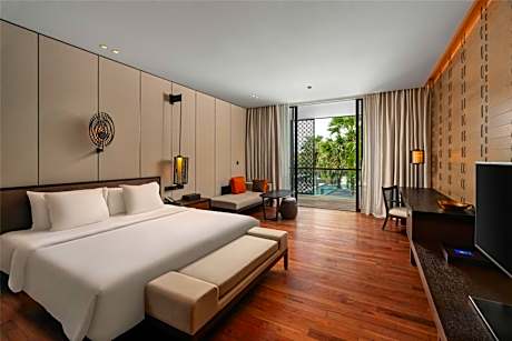 Deluxe Room with Pool View