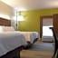 Holiday Inn Express Hotel & Suites Batesville