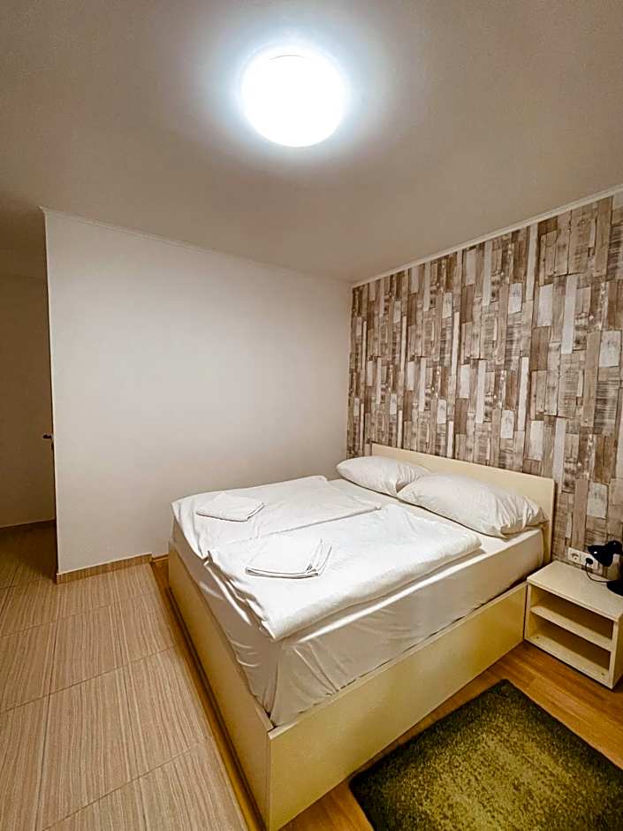 Easy Star Hotel