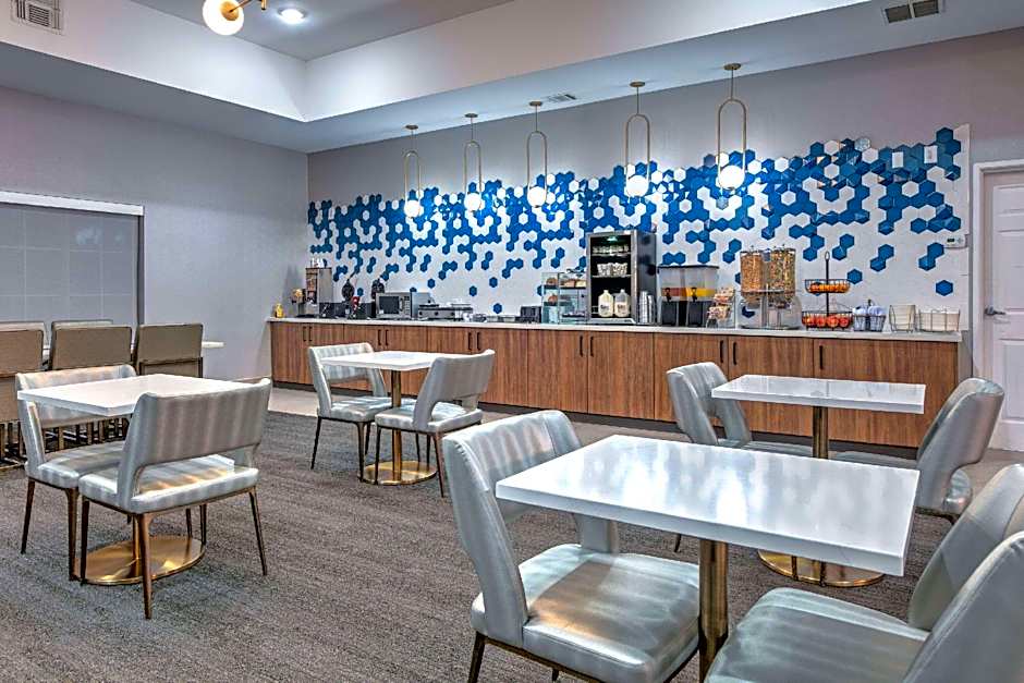 La Quinta Inn & Suites by Wyndham Decatur