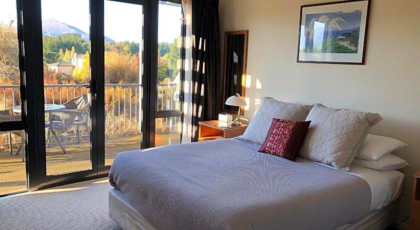 Websters on Wanaka Lodge