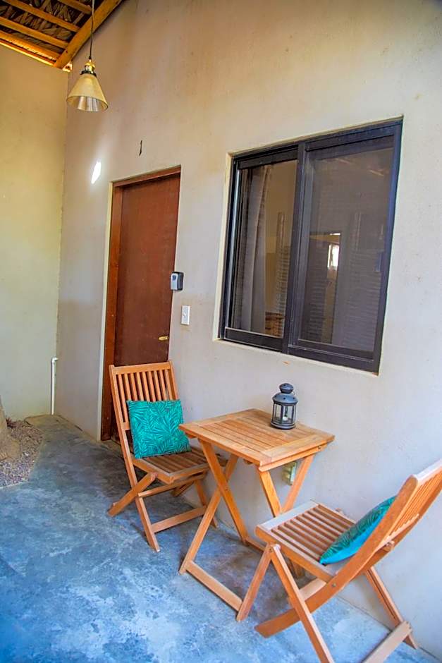 Pure Baja Private Suites-Upscale Property with Infinity Pool and Lush Gardens