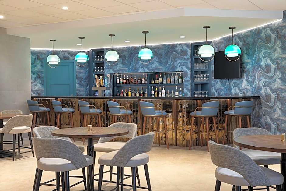 DoubleTree Suites by Hilton Orlando - Disney Springs® Area