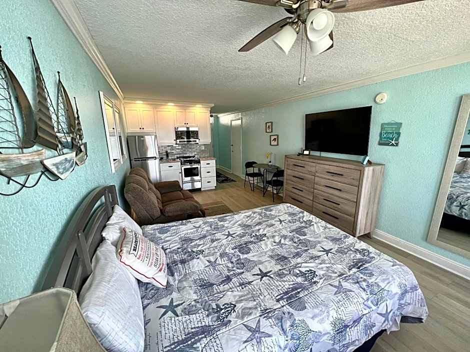 Pirates Cove 4th Floor Balcony Remodeled Condo