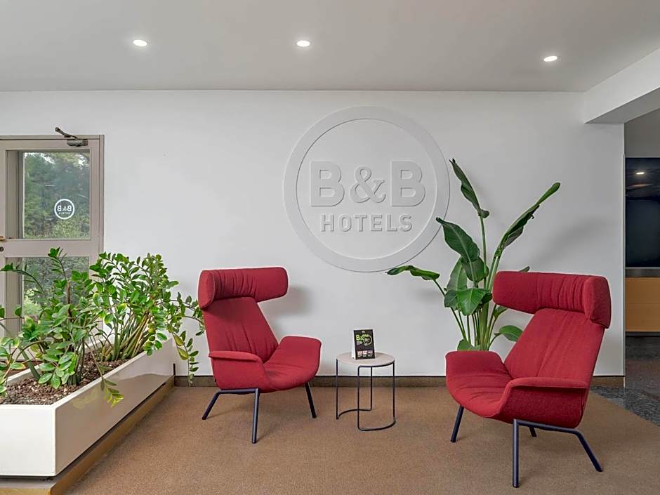 B&B Hotel First