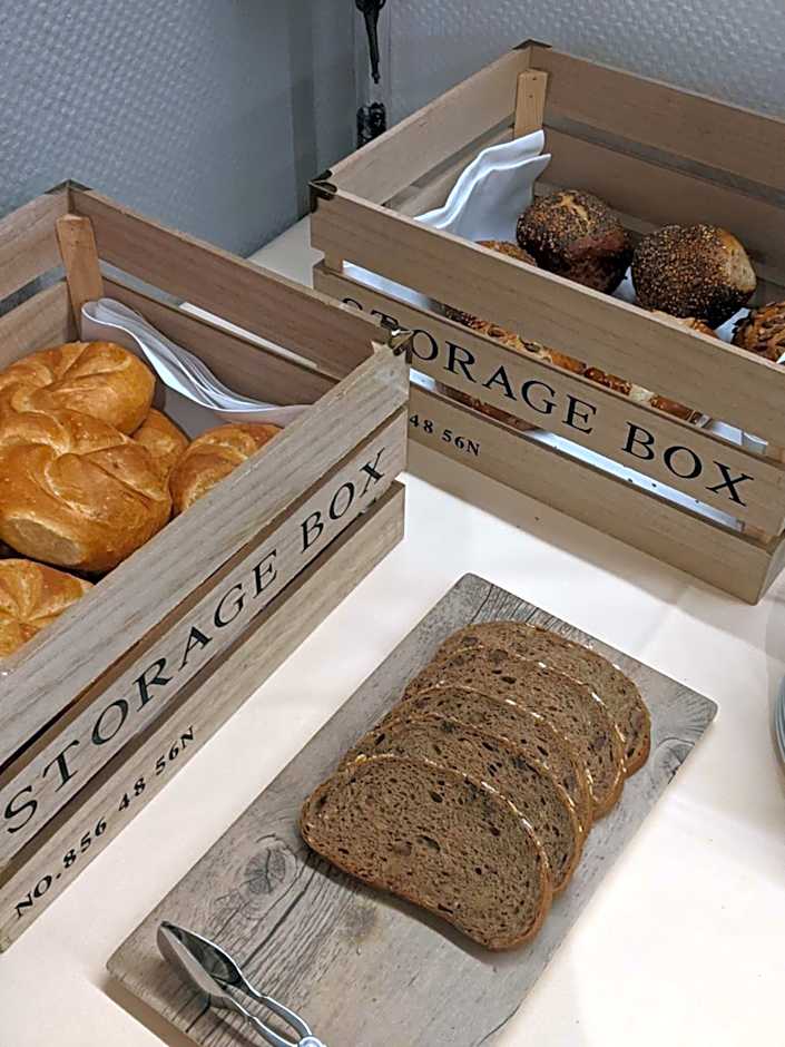 Rheinauer Hof - bed & breakfast