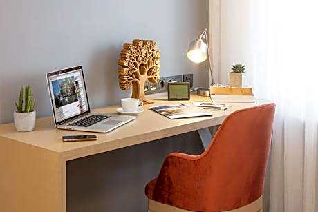 Premium Room with One Twin Bed - Non-Smoking