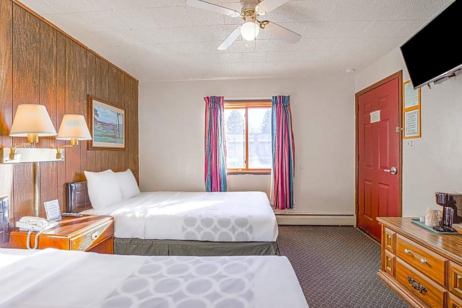Love Hotels Silver Street by OYO at Hurley WI