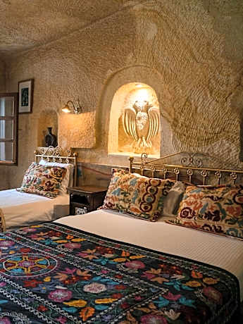 Superior Cave Suite with Spa Bath