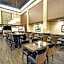 Hampton Inn By Hilton & Suites Milwaukee/Franklin