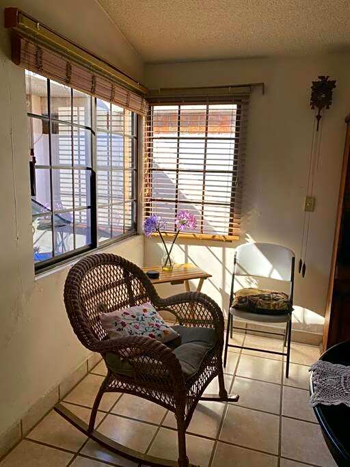Casa Gaviotas Art cozy 2 bed house with art studio close to downtown