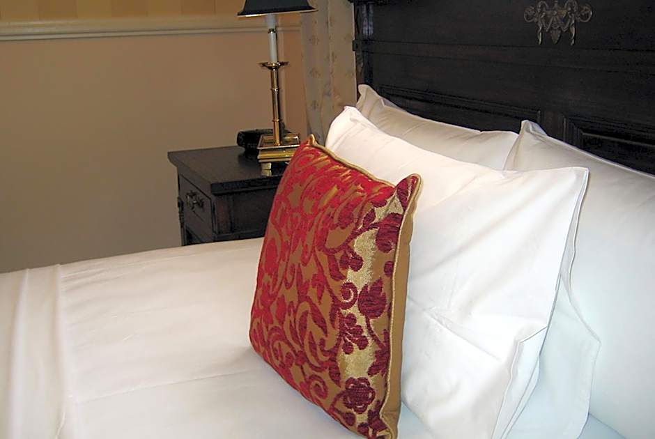 Redearth Boutique Hotel