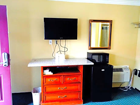 Queen Room - Smoking