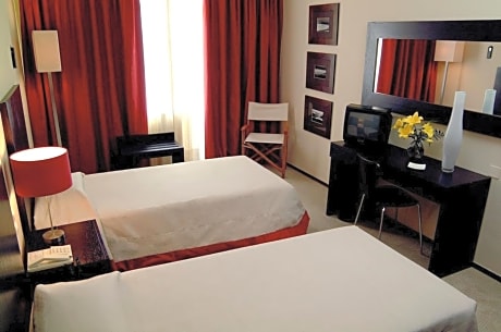 Standard Double/Twin with extra bed
