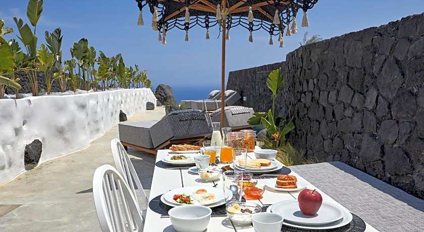 Theano Cave Suites & Villas