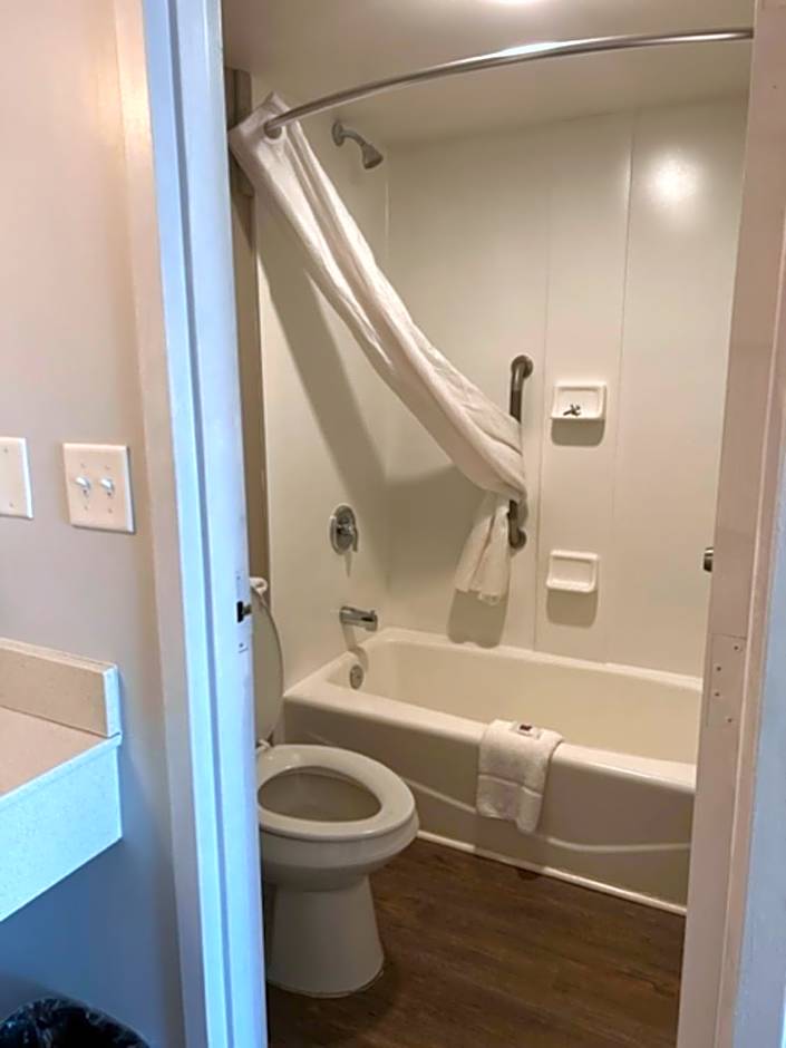 Dublin Inn and Suites