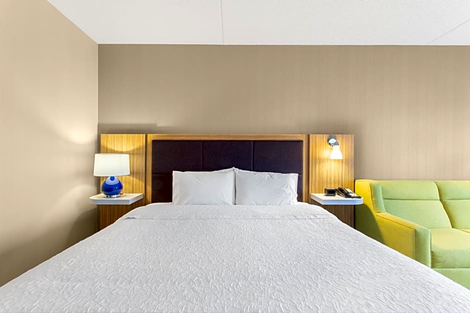 Hampton Inn & Suites Albany-Airport