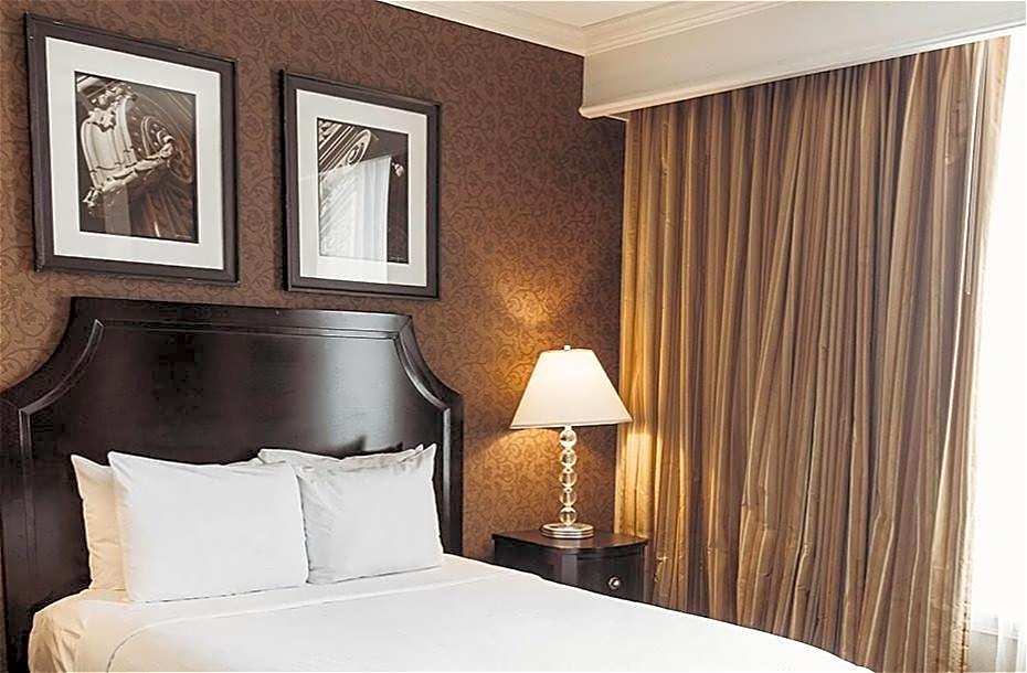 Hotel Julien Dubuque