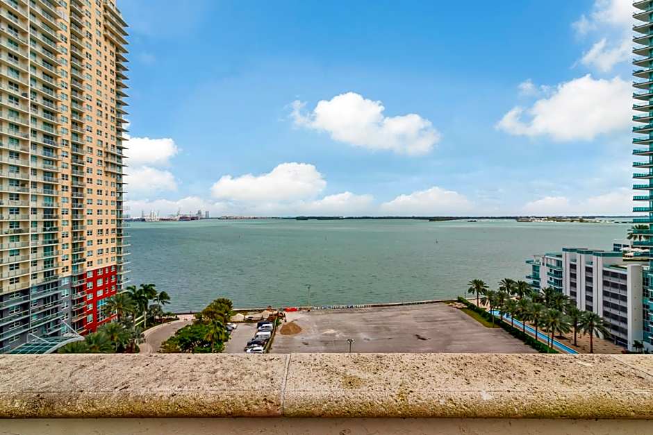 The Club at Brickell Bay Luxury Suites