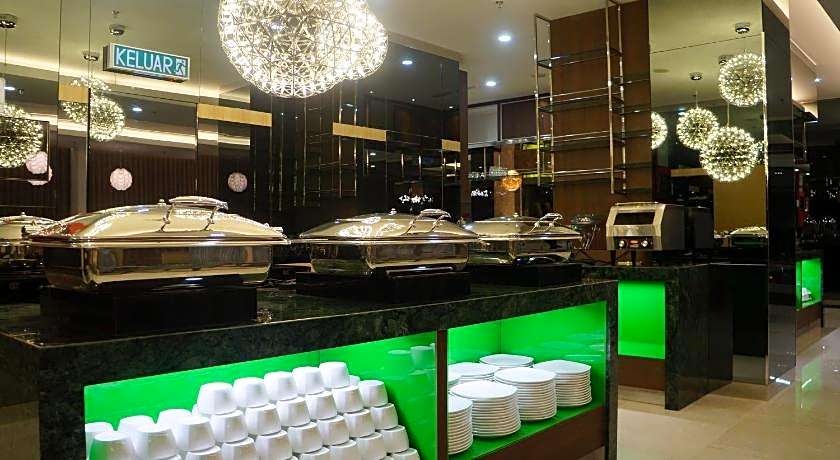 Greens Hotel & Suites