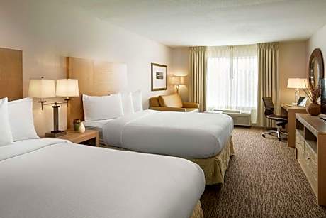 2 Queen Beds