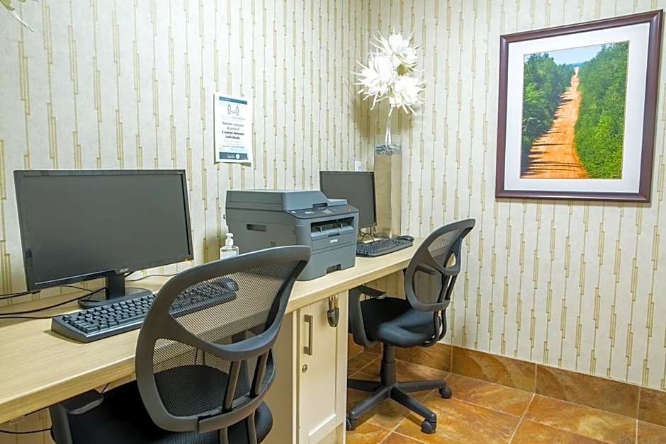 Quality Inn & Suites Downtown