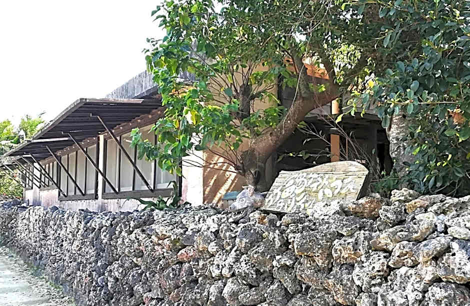 Taketomijima Guesthouse and je Taime