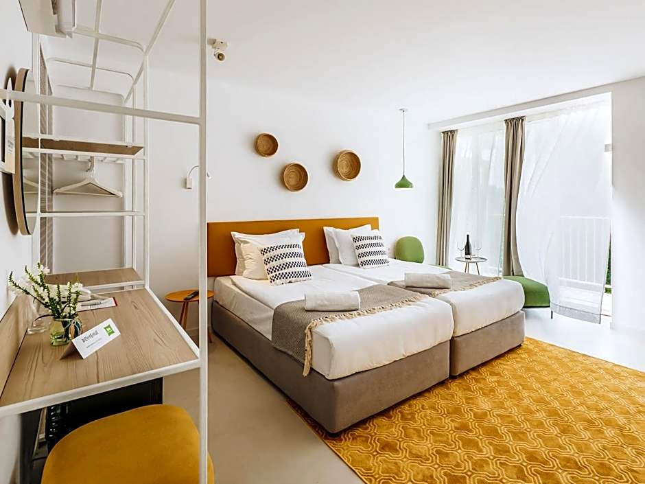 ibis Styles Golden Sands Roomer Hotel