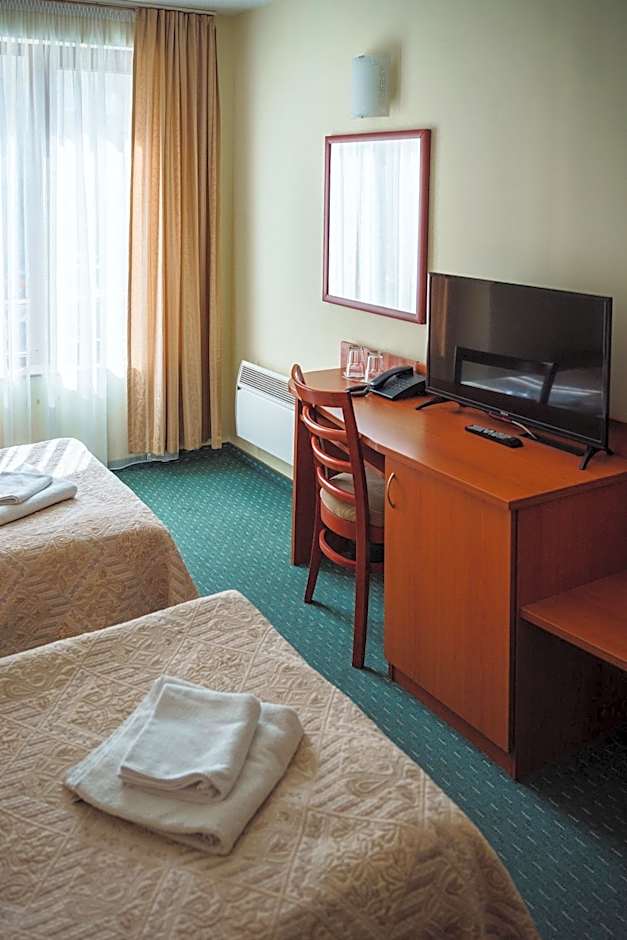 Dionis Hotel