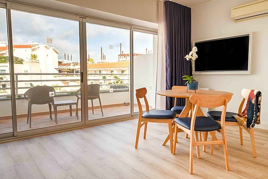 Aqualuz Lagos by The Editory