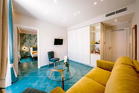 Deluxe Suite with Sea View