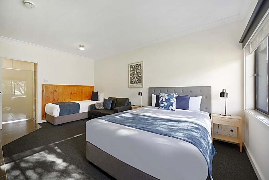 Hamilton Lakeside Motel