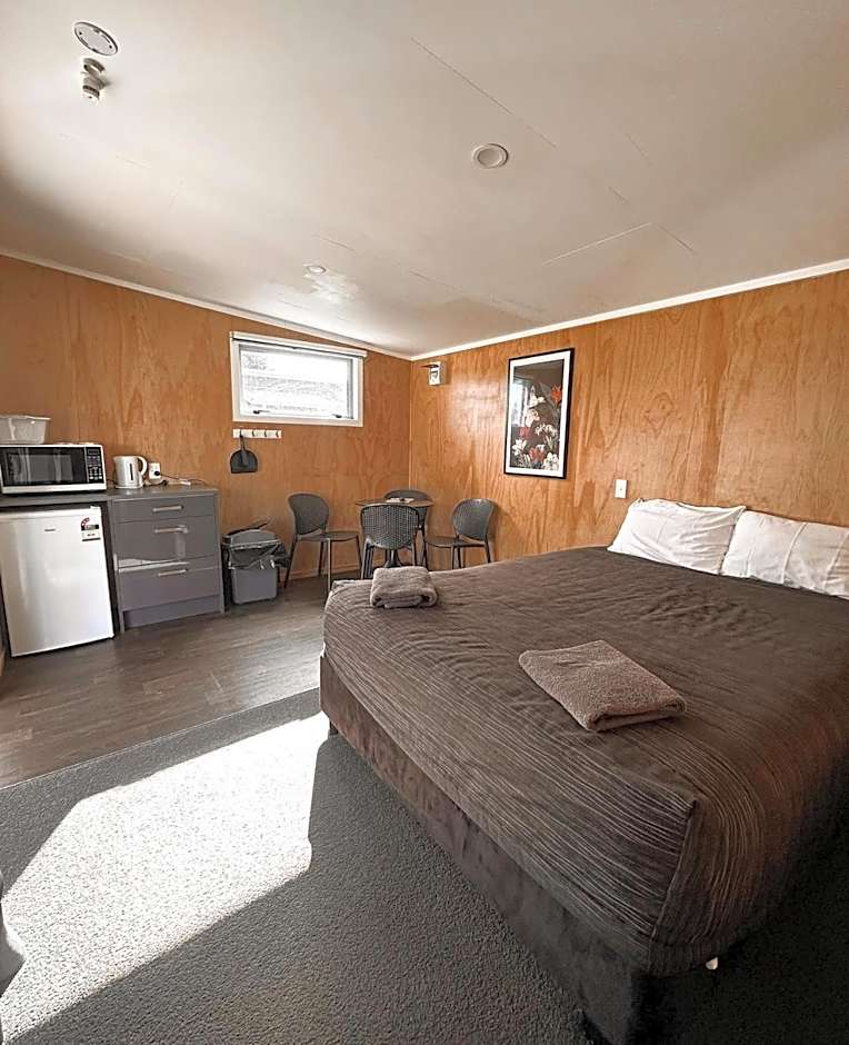 Parklands Motorlodge & Holiday Park