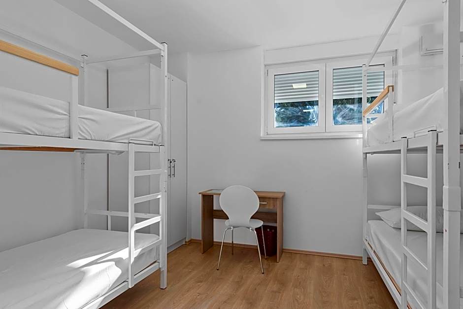 Hostel Elli