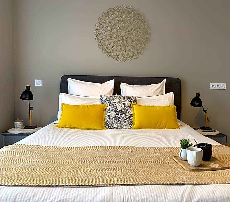 Sweet Home studio Aix en Pce, clim,terrasse,piscine,pkg,resto