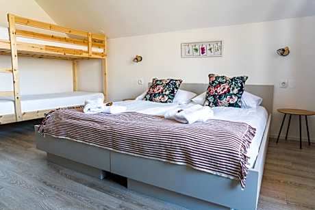 Deluxe Apartment with Balcony