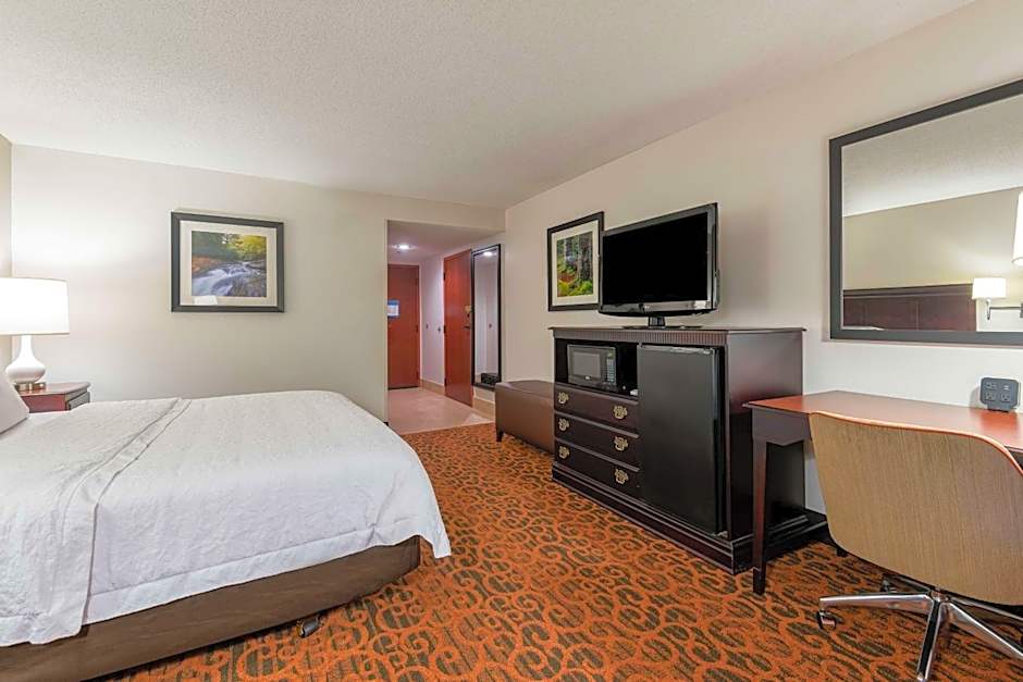 Hampton Inn By Hilton Parkersburg/Mineral Wells