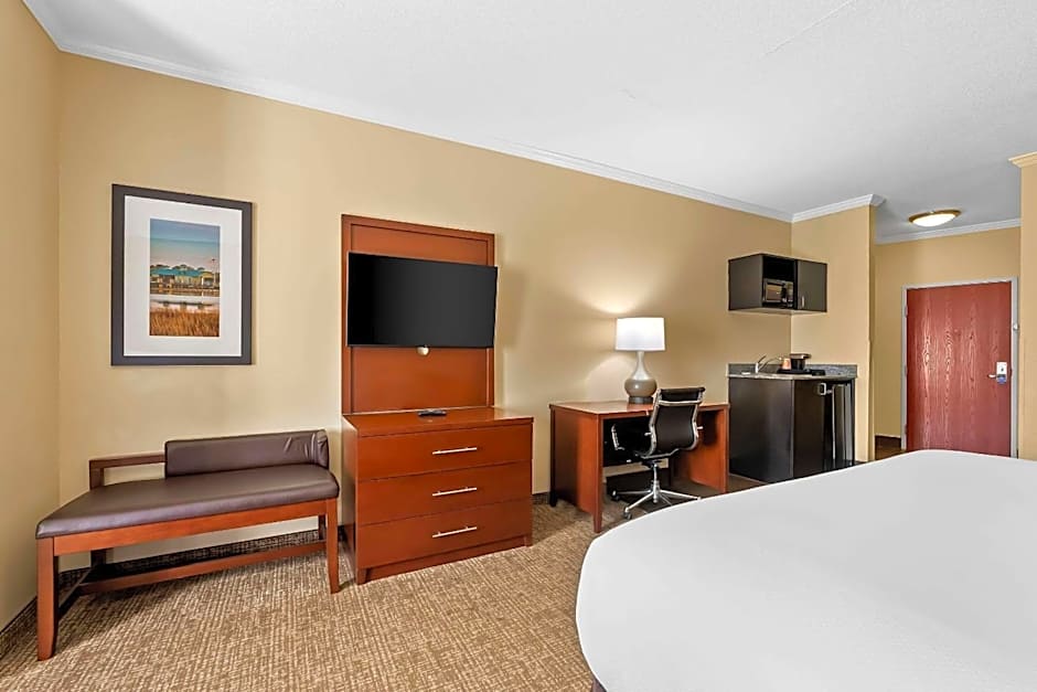 Comfort Suites Panama City near Tyndall AFB