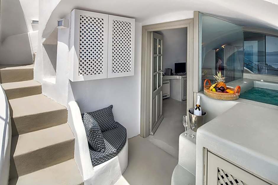 Kaleidoscope Oia Suites