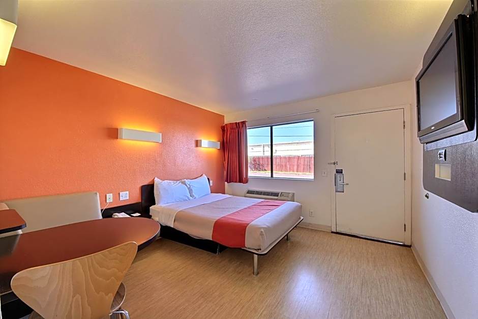 Motel 6 Laredo South