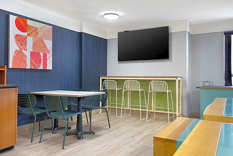 Spark by Hilton Brockville