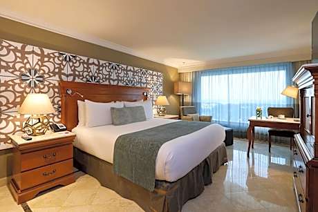 Deluxe Room, 1 King Bed