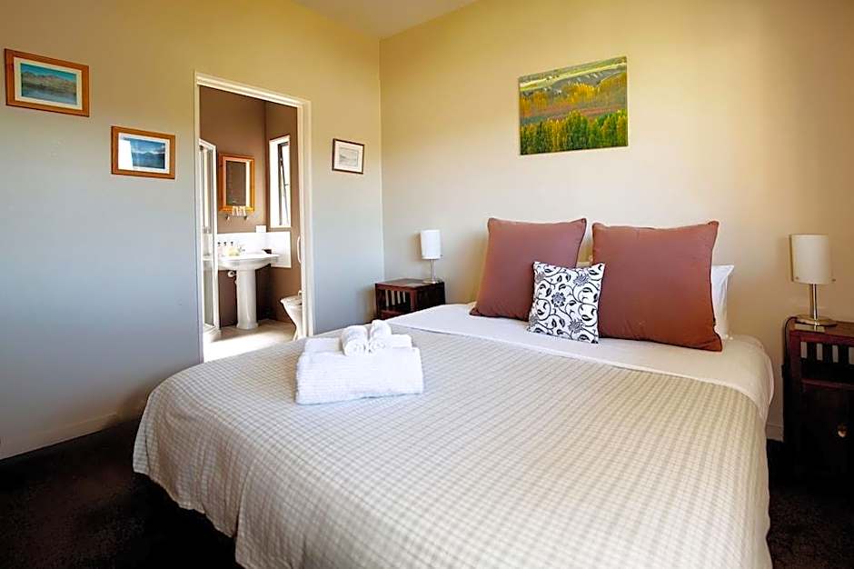 Criffel Peak View Bed and Breakfast