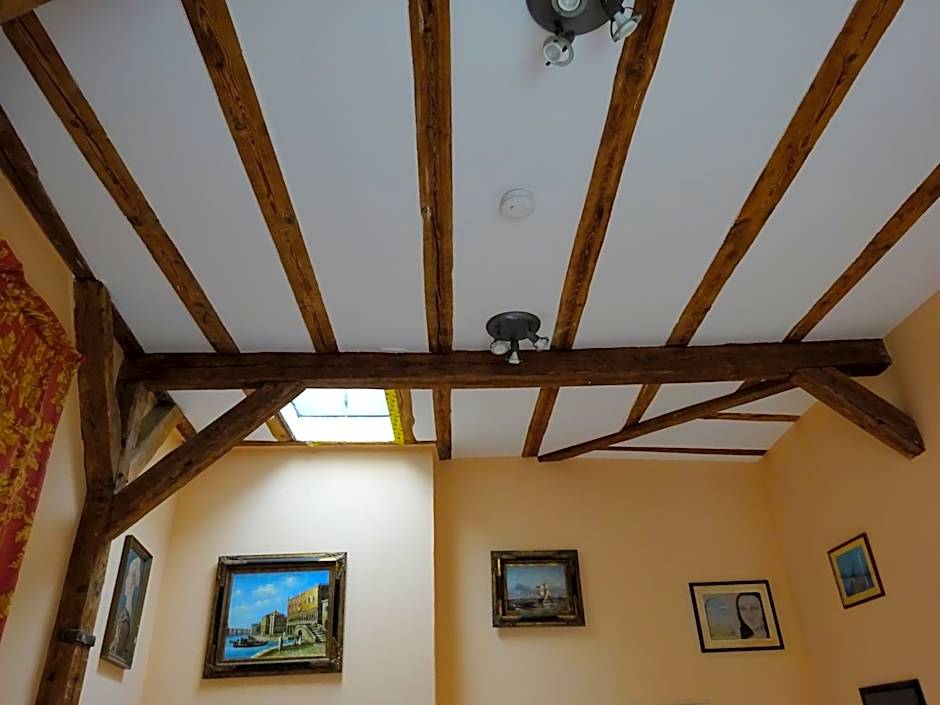 Hummel Hostel - Historische Stadtvilla mit Garten