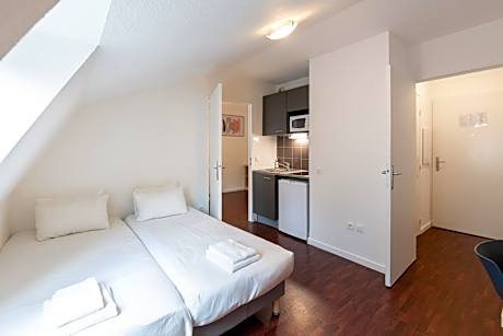 Superior One-Bedroom Apartment