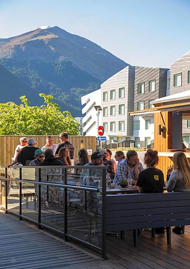 Ramada by Wyndham Queenstown Central